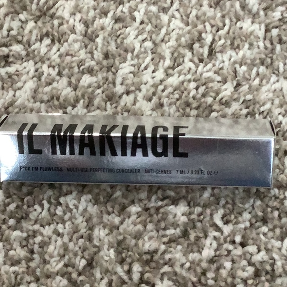 IL Makiage F*ck I’m Flawless perfecting concealer